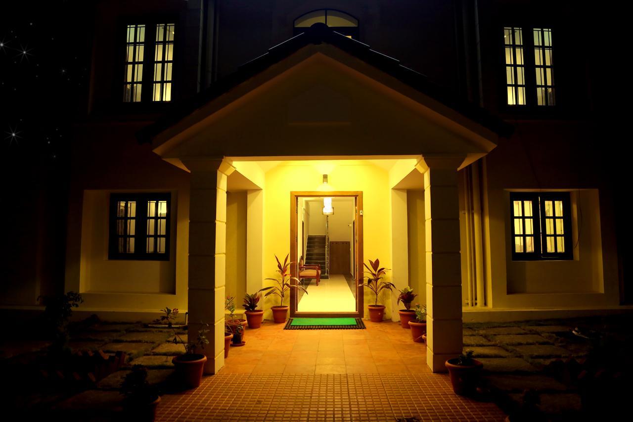Premier Inn Yercaud Exterior photo